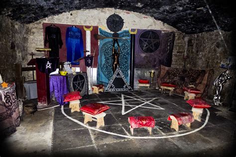 Edinburgh's Witchcraft Hotspots: Where to Find the Spirits